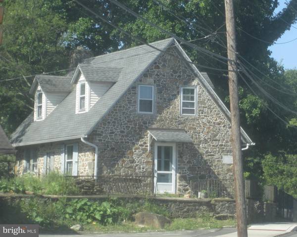 306 W WAYNE AVE, Wayne, PA 19087