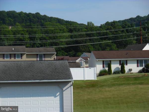 Newmanstown, PA 17073,13 OVERLOOK LN