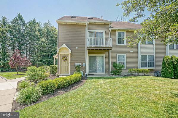 2302B SEDGEFIELD DR, Mount Laurel, NJ 08054