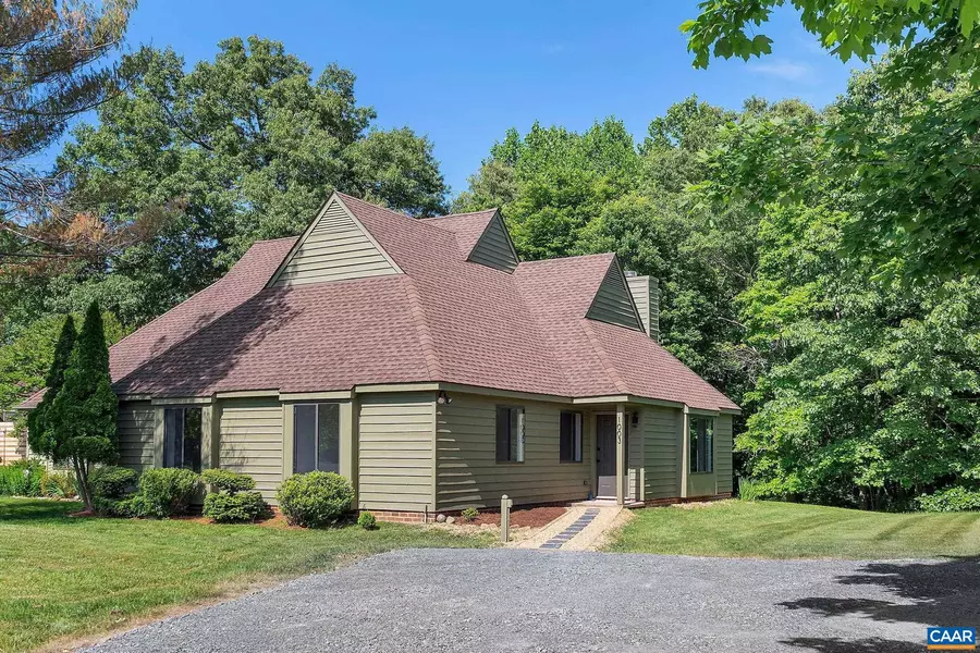 1003 AMBER RIDGE RD, Charlottesville, VA 22901