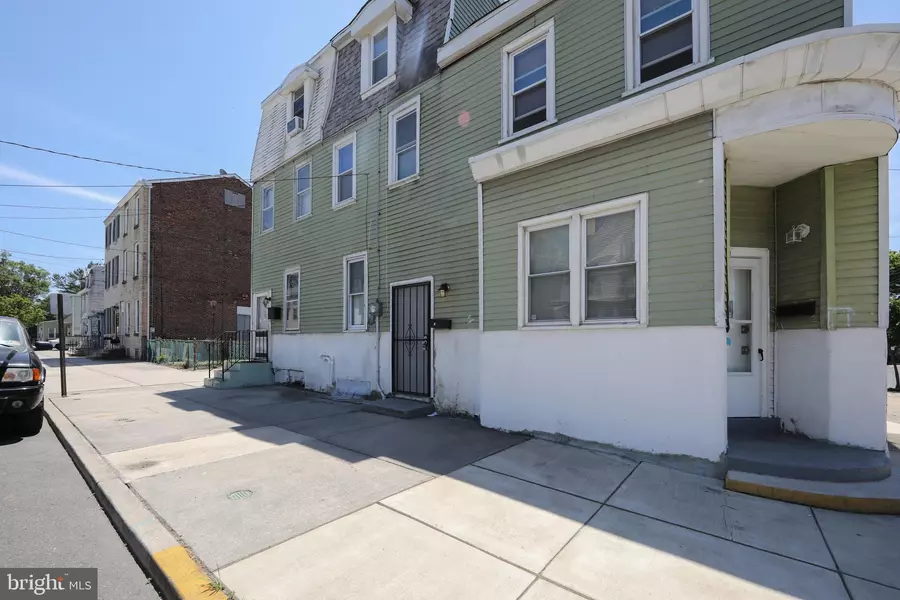 302 MERCER ST, Gloucester City, NJ 08030