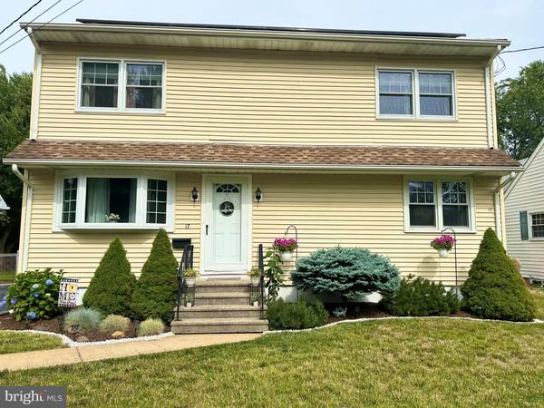 17 GREGORY DR, Hamilton, NJ 08690