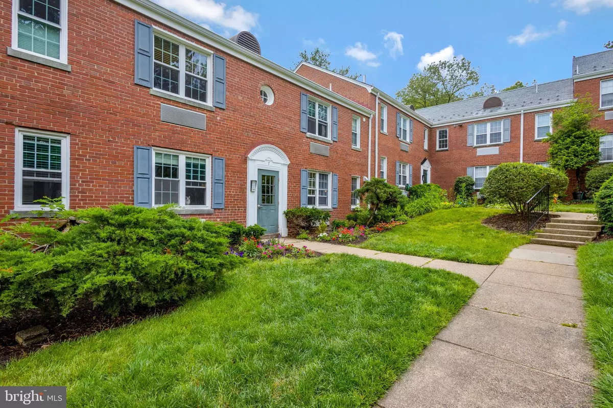 Alexandria, VA 22305,7 AUBURN CT #D