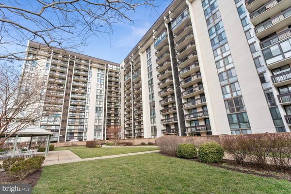 5300 HOLMES RUN PKWY #215, Alexandria, VA 22304