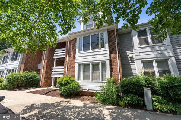 3150-J ANCHORWAY CT #J, Falls Church, VA 22042