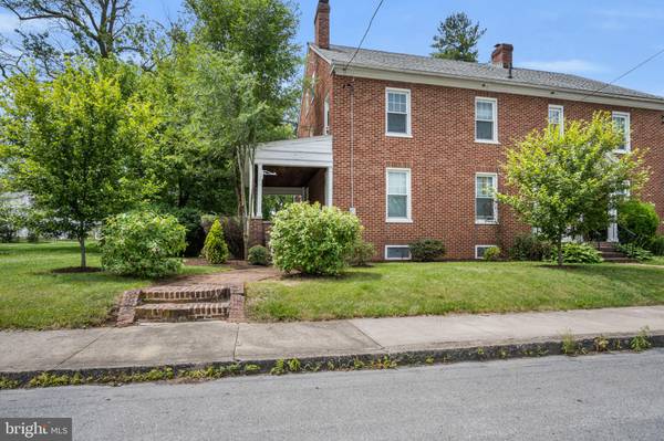 242 COLLEGE AVENUE, Chambersburg, PA 17201