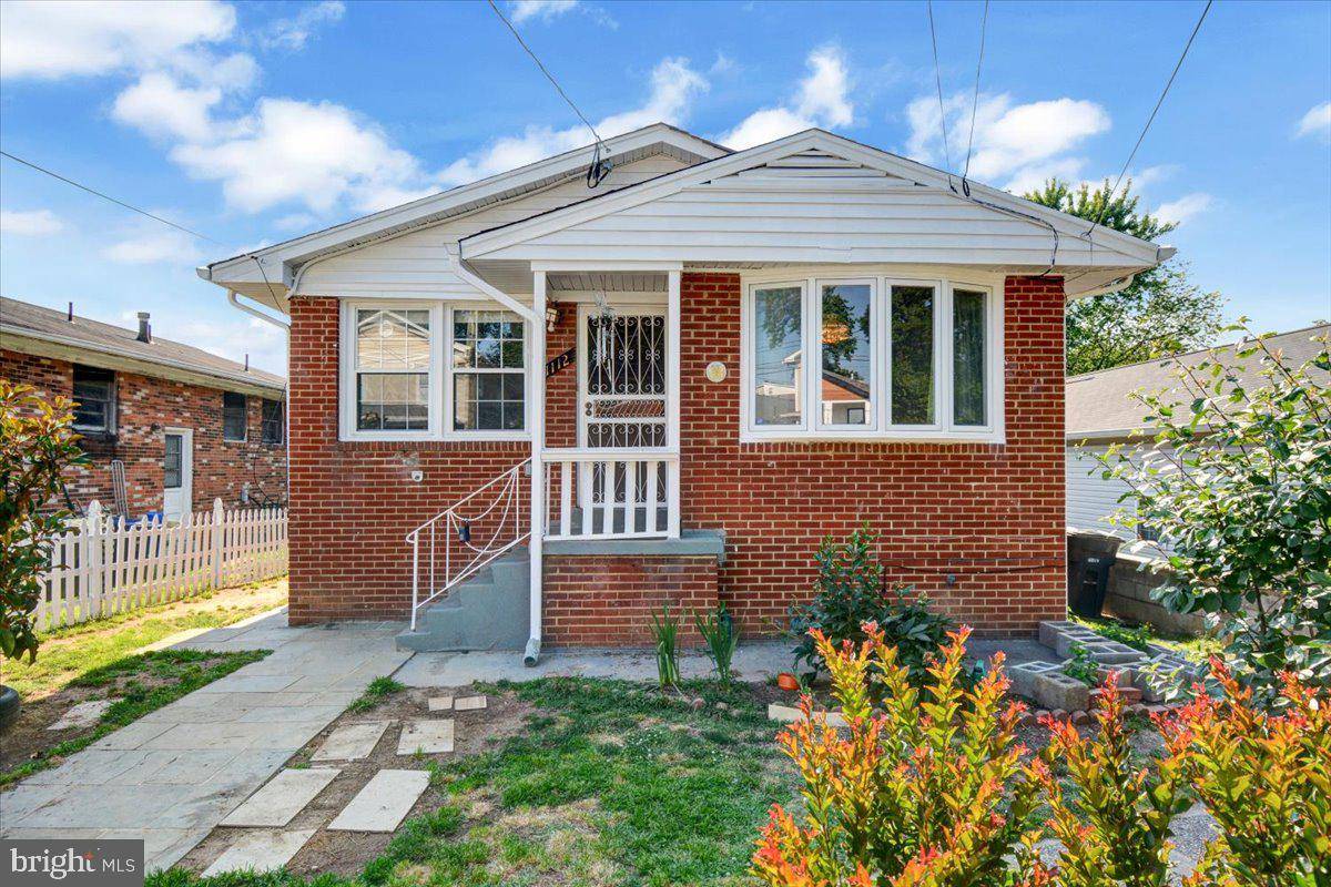 1112 51ST PL NE, Washington, DC 20019