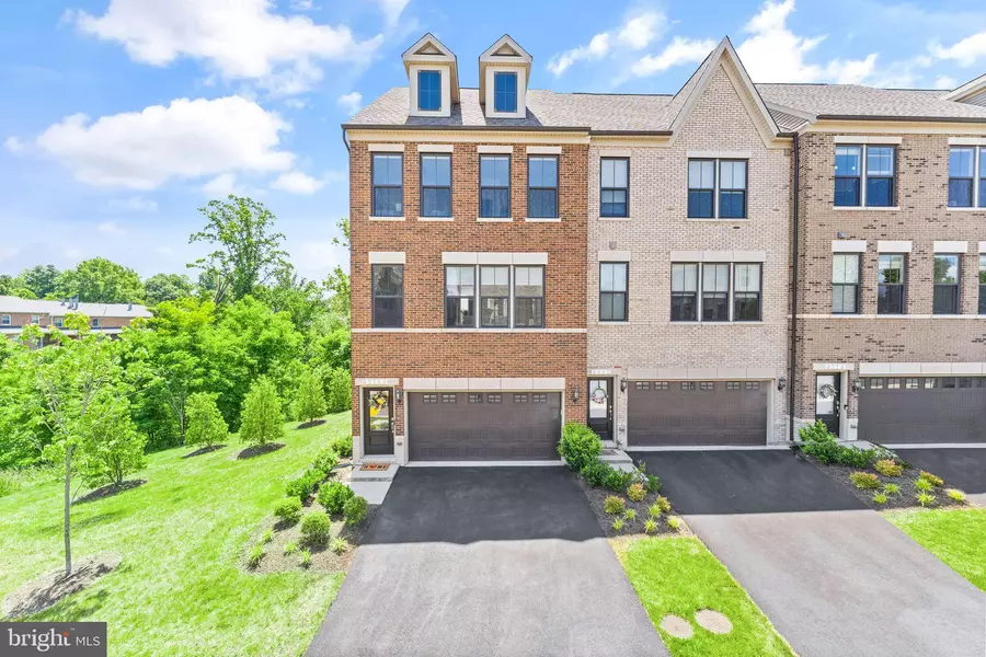 3715 AMBROSE HILLS RD, Falls Church, VA 22041