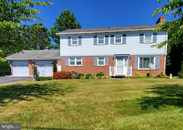 217 WILLIAMSON AVE, Greencastle, PA 17225