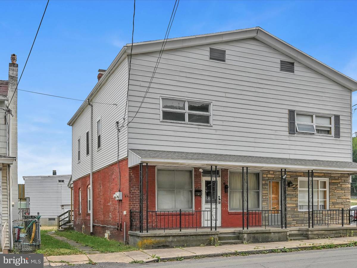 Saint Clair, PA 17970,122 W HANCOCK ST