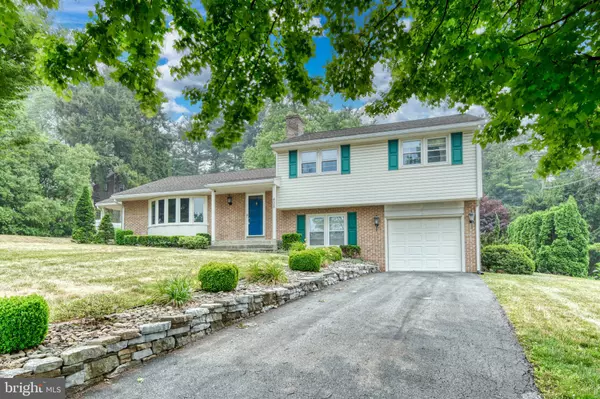 Reading, PA 19605,408 ACORN LN