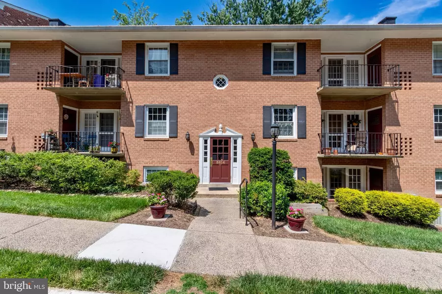 3814 LYNDHURST DR #203, Fairfax, VA 22030