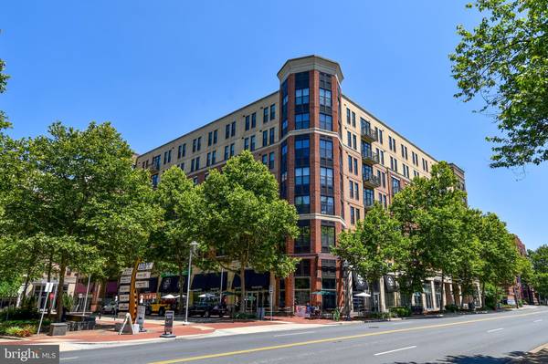 444 W BROAD ST #426, Falls Church, VA 22046