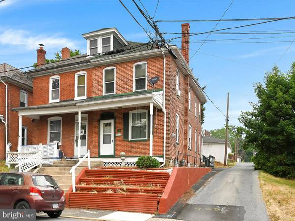 27 W WILLOW ST, Elizabethtown, PA 17022