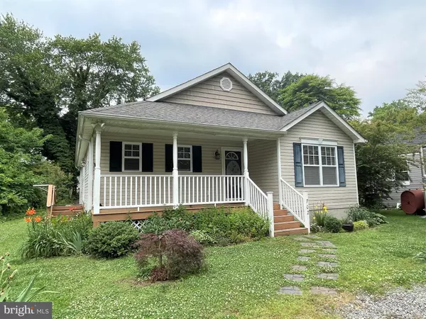 702 GARFIELD AVE, Colonial Beach, VA 22443