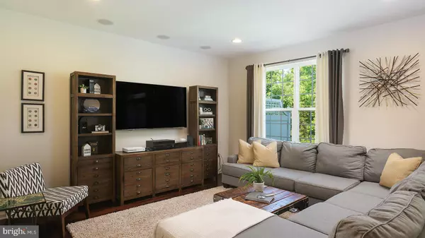 Skillman, NJ 08558,39 AUTUMN LN