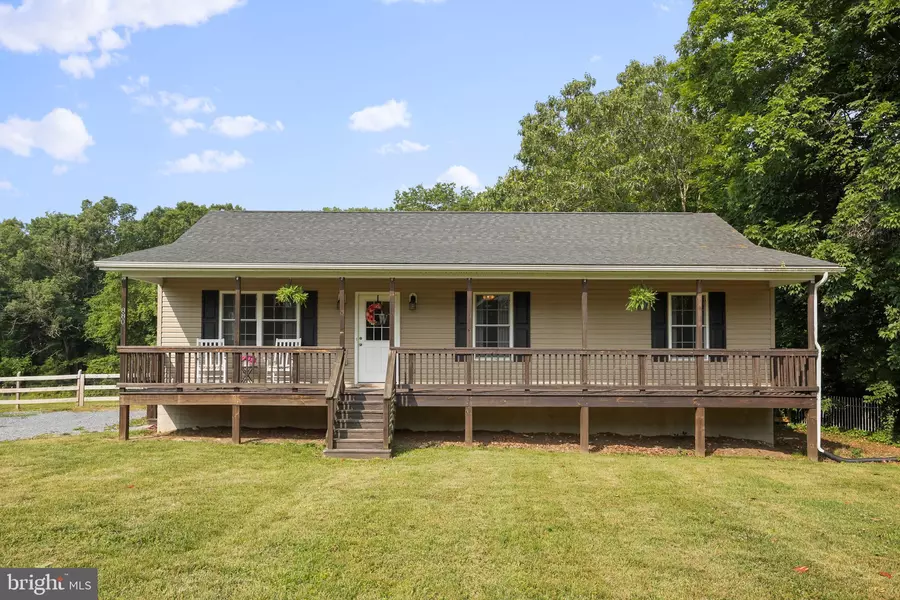 880 LAKEVIEW DR, Woodstock, VA 22664