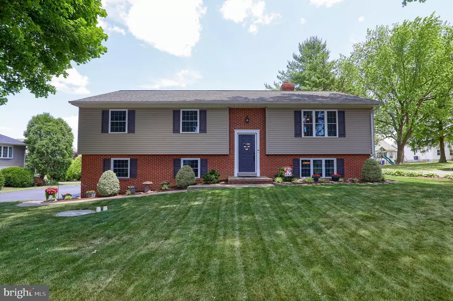 85 MEADOW VIEW DR, Leola, PA 17540