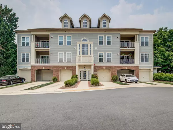 Fairfax, VA 22030,11318 WESTBROOK MILL LN #302