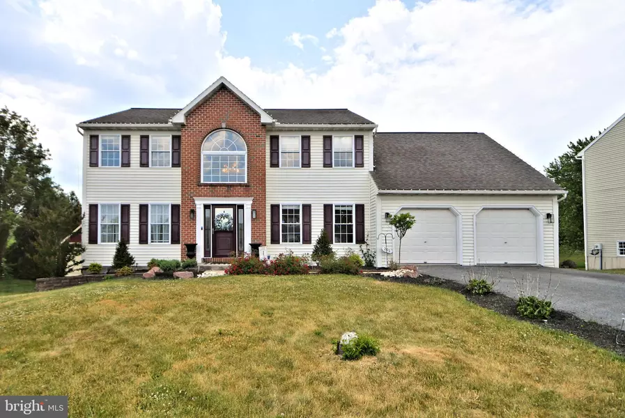 201 SPRING VIEW DR, Douglassville, PA 19518