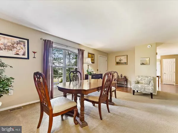 102 VALLEY VIEW DR Parkesburg, PA 19365