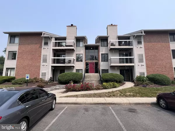 1121 CASTLE HARBOUR WAY #2D, Glen Burnie, MD 21060