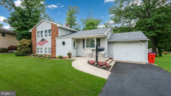 1068 GORSON DR, Warminster, PA 18974