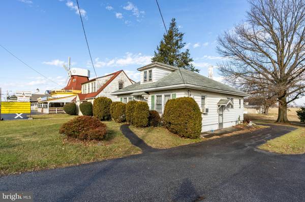 Ronks, PA 17572,2863 LINCOLN HWY E