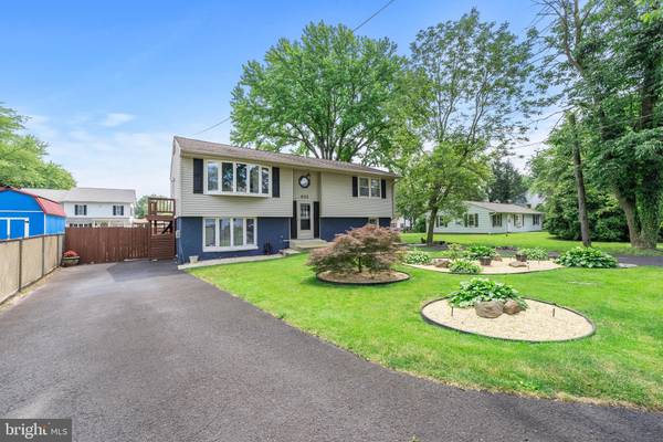 633 PARKVALE AVE, Langhorne, PA 19047