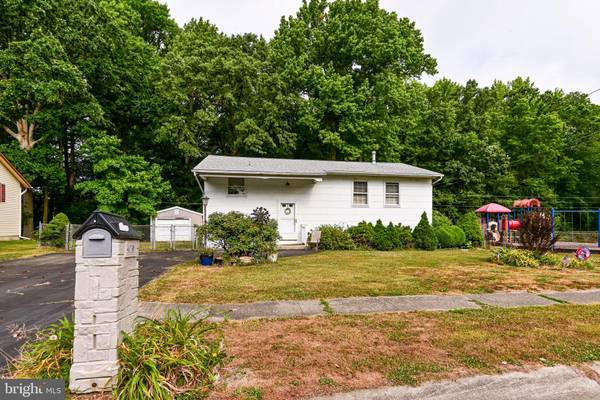 137 W RUTHERFORD DR, Newark, DE 19713