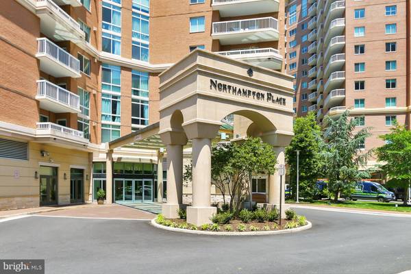 3101 N HAMPTON DR #112, Alexandria, VA 22302