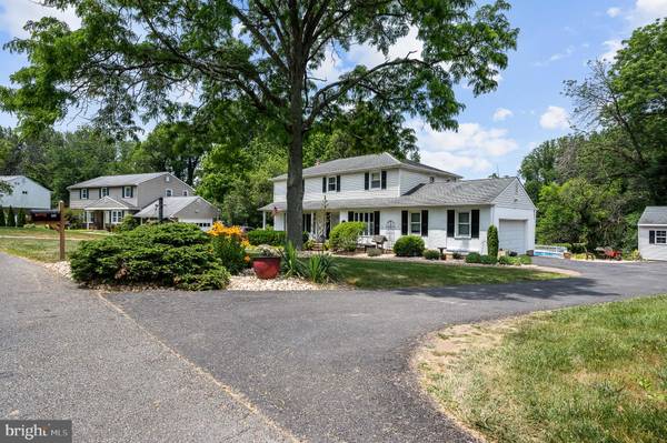 537 HOLLY KNOLL RD, Hockessin, DE 19707