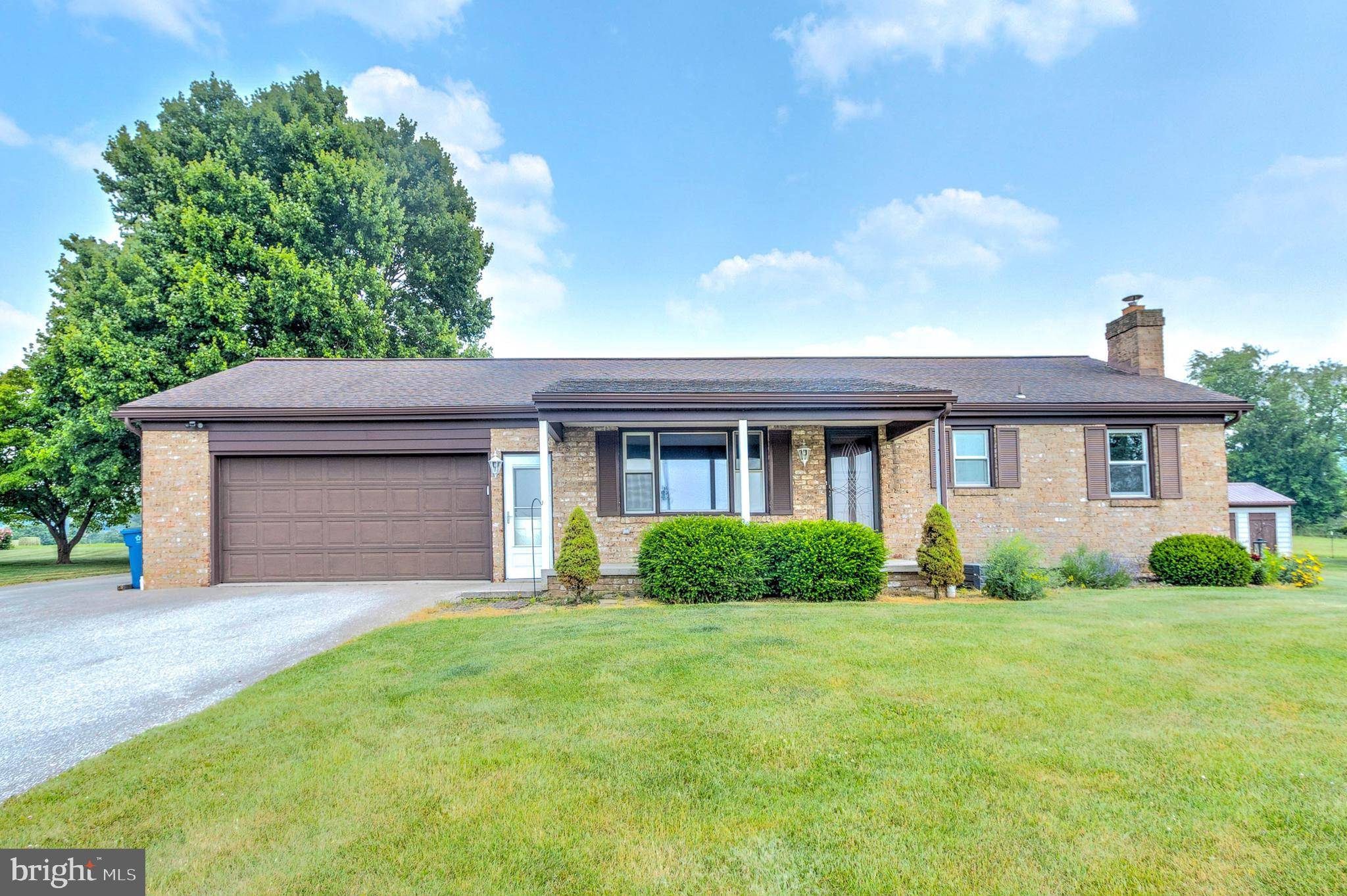 2409 STOVERSTOWN RD, Spring Grove, PA 17362