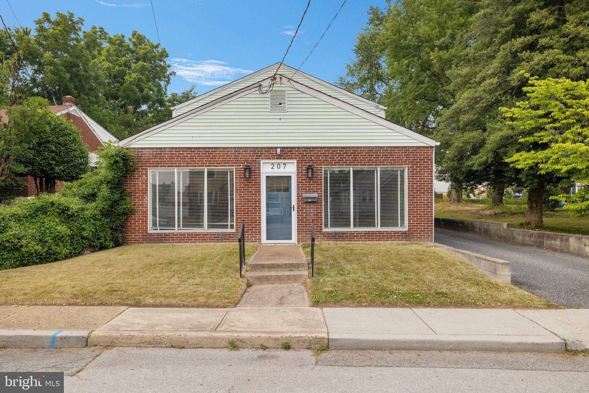 Wilmington, DE 19804,207 BOXWOOD RD