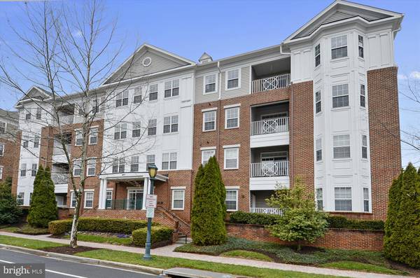 411 KING FARM BLVD #102, Rockville, MD 20850