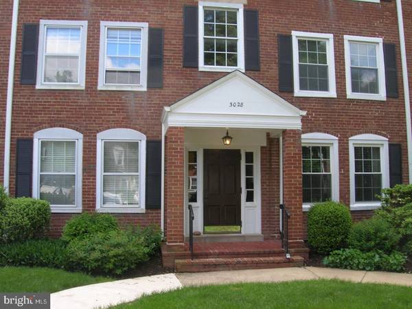 3028 S ABINGDON ST #B2, Arlington, VA 22206