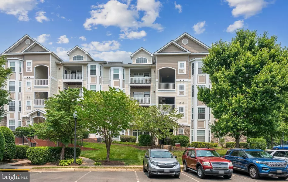 501 SUNSET VIEW TER SE #104, Leesburg, VA 20175