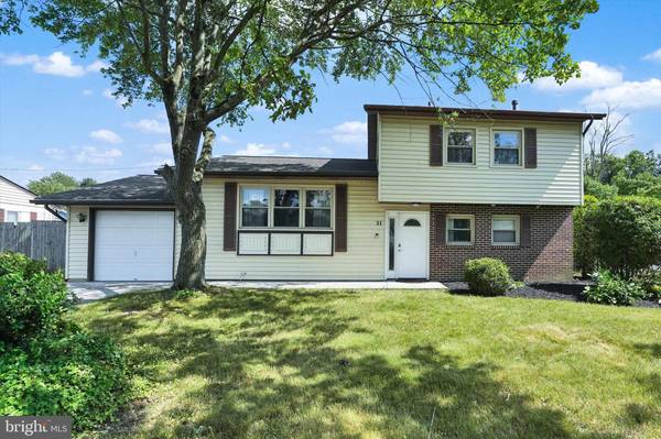 31 SANFORD DR, Newark, DE 19713