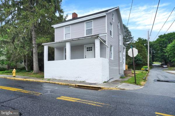 34 S CHURCH ST, Seven Valleys, PA 17360