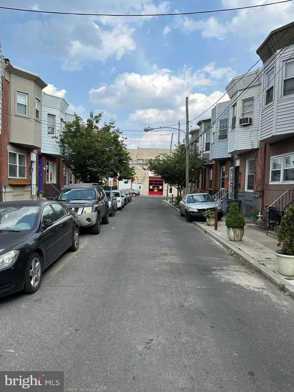 Philadelphia, PA 19145,2018 EMILY ST