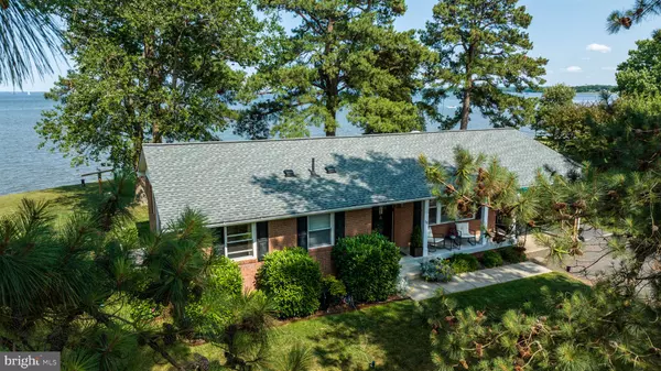 Colonial Beach, VA 22443,38 SHORE DR