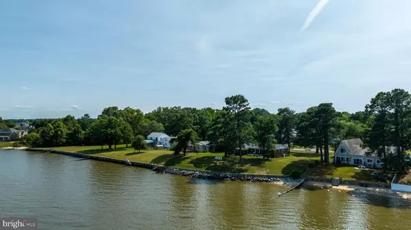 Colonial Beach, VA 22443,38 SHORE DR