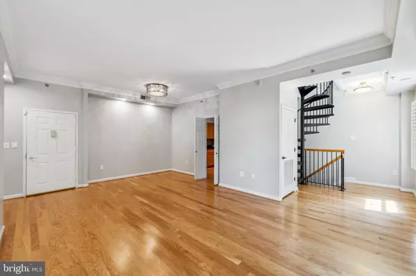 Alexandria, VA 22314,2121 JAMIESON AVE #404