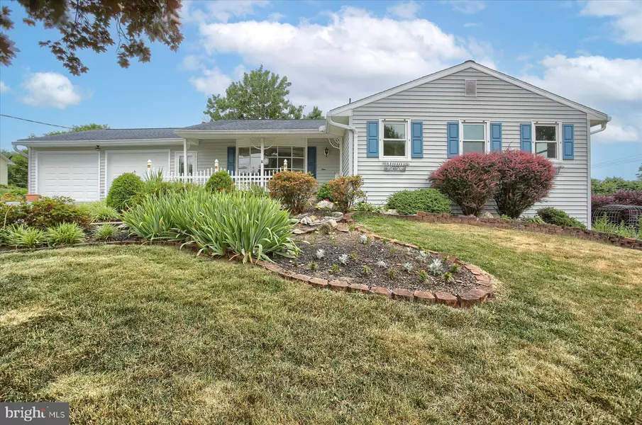 1 TEE JAY DR, Mount Holly Springs, PA 17065