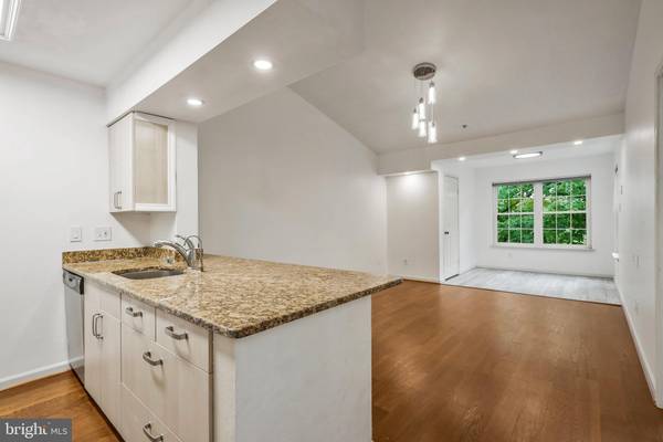 3311 WYNDHAM CIR #4193, Alexandria, VA 22302