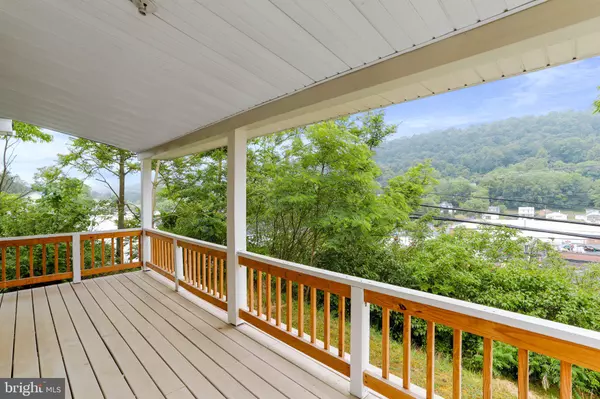 Berkeley Springs, WV 25411,70 S ORIENTAL CIR