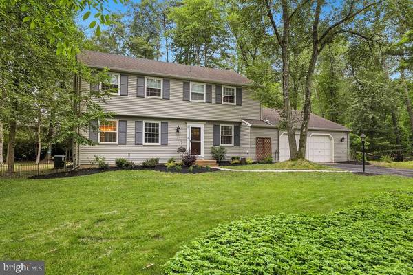 13 BUTTONWOOD DR, Medford, NJ 08055