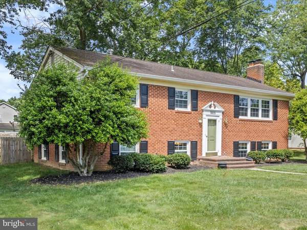 5615 ASHFIELD RD, Alexandria, VA 22315