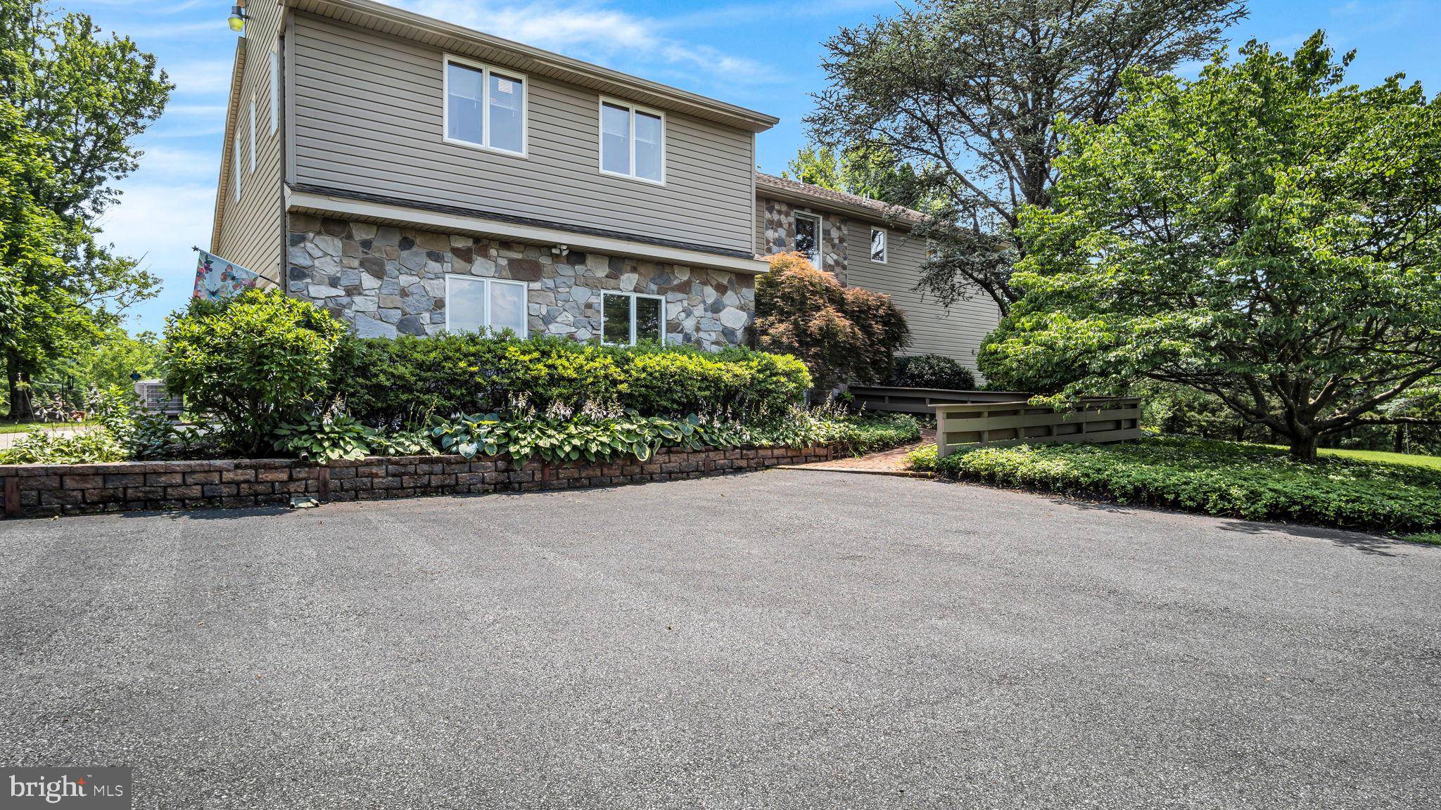 Lewisberry, PA 17339,520 ROSSTOWN RD