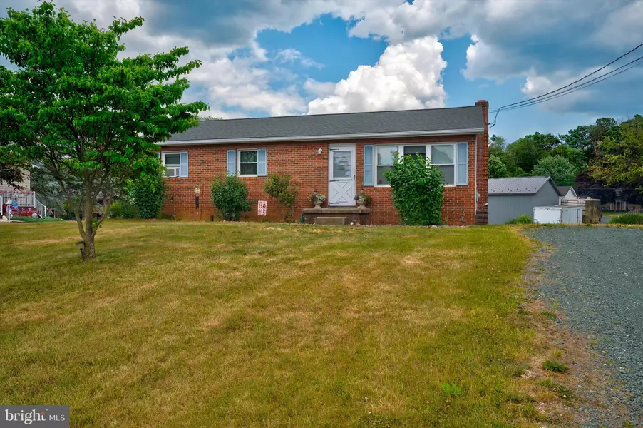 5 LARCH ST, Mont Alto, PA 17237